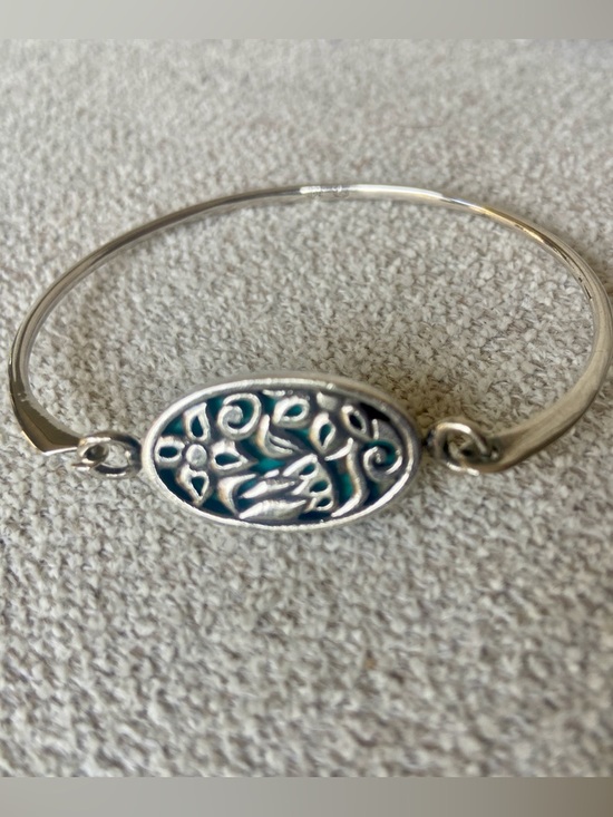 Vintage Jewelry - Sterling Silver Filigree Oval Bangle Bracelet - Silver